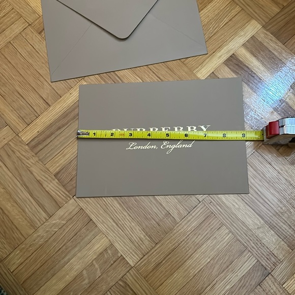 Burberry Bundle of Two Empty Envelopes for Thank You Card - Picture 6 of 6